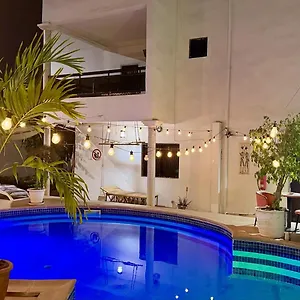 https://jade-house.hotelsdakar.com