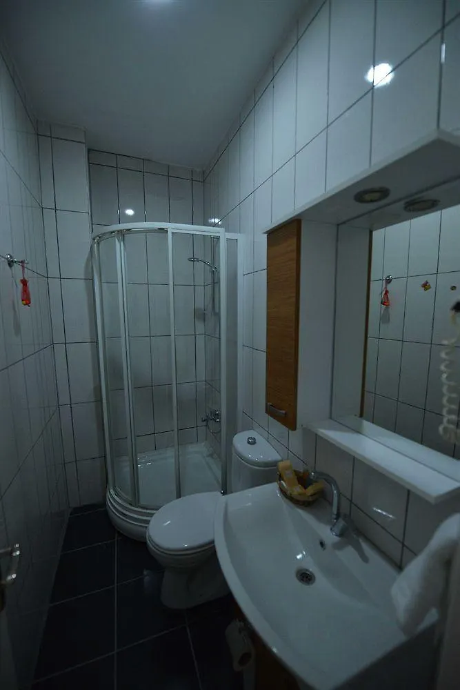 Letter Hotel Istanbul 2*,